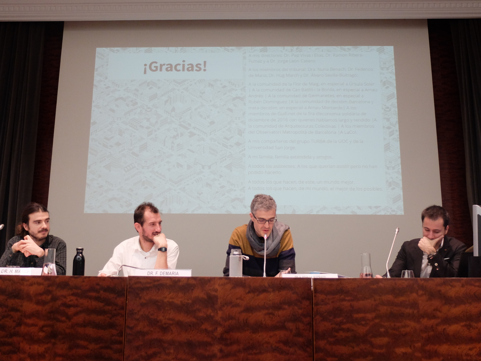 El tribunal inicia su intervención, uno de los momentos más esperados y temidos del día.